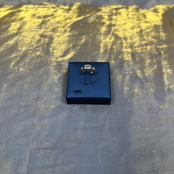 APM Monaco Eclat Gold Square Ring - Picture 1 of 5